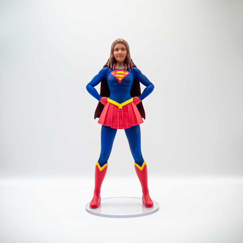 სუპერ გოგო