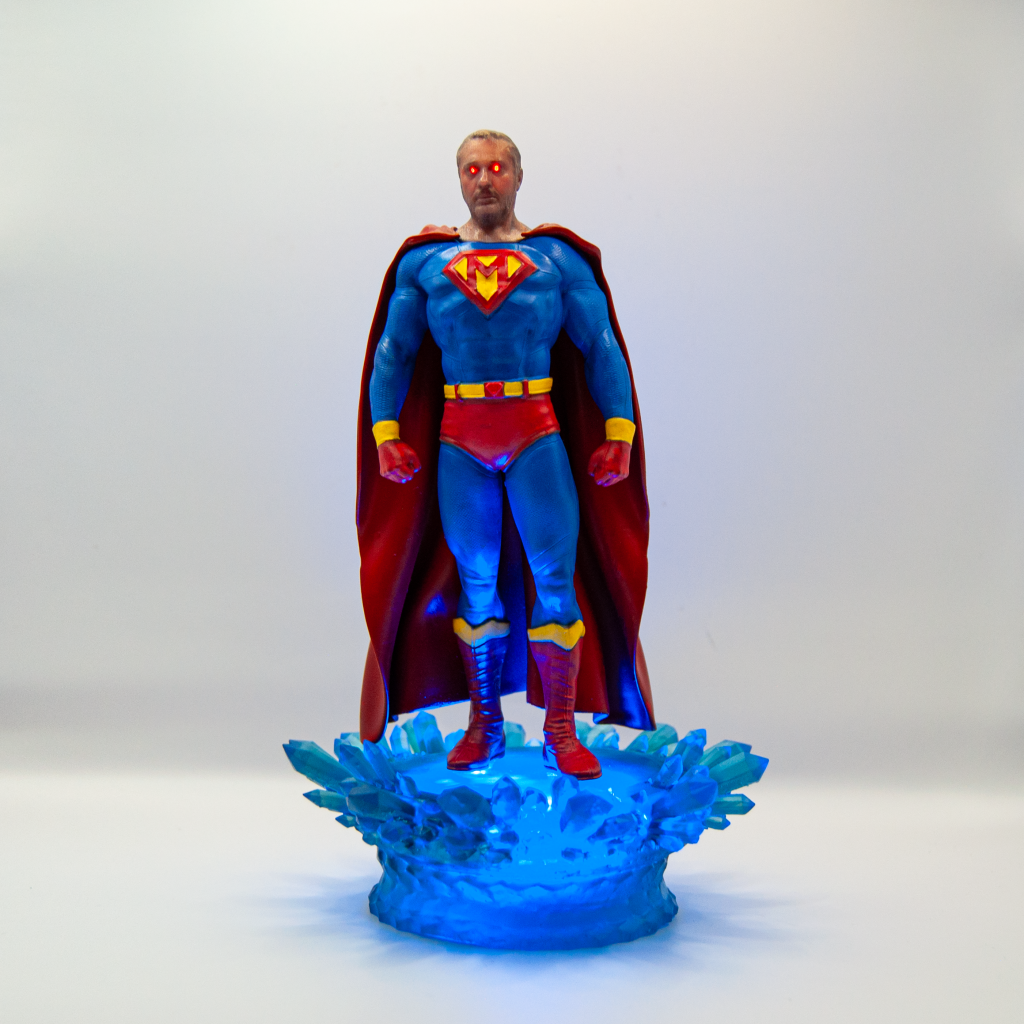 სუპერმენი სადგამით და განათებით